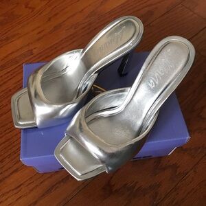 Silver Heels (size 8) NEW